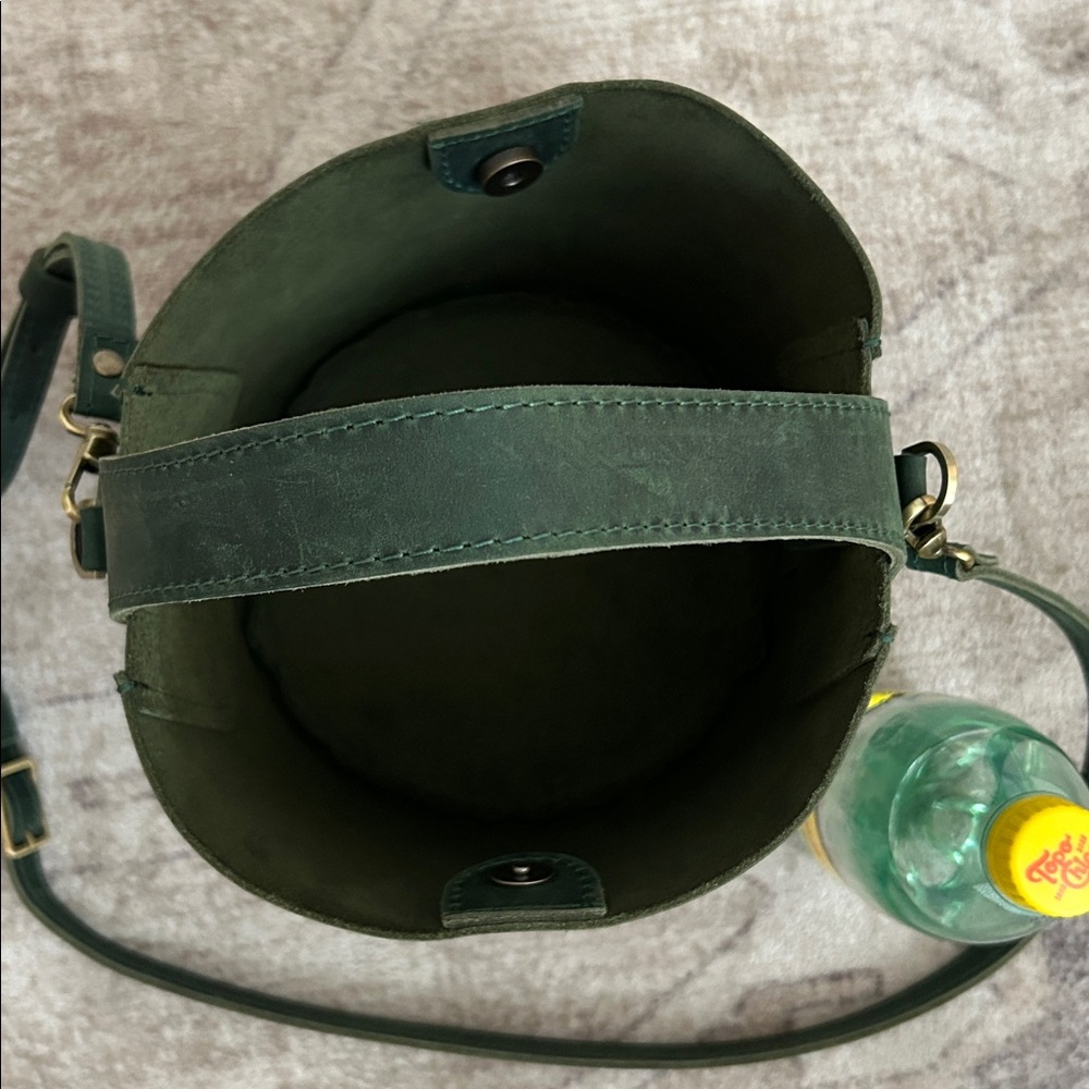 Sold out Portland Leather Goods Belle Bucket Bag Evergreen - Picture 12 of 16